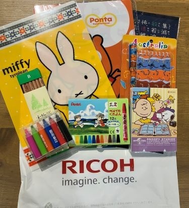 リコージャパン株式会社様より文房具のご寄付をいただきました
